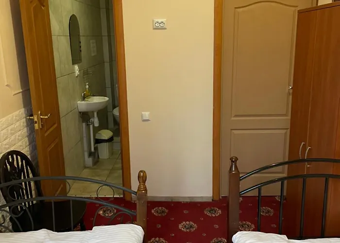 Mini Park Pensión Leópolis